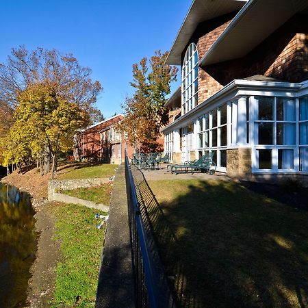 Best Western Plus The Inn & Suites At The Falls Poughkeepsie Luaran gambar