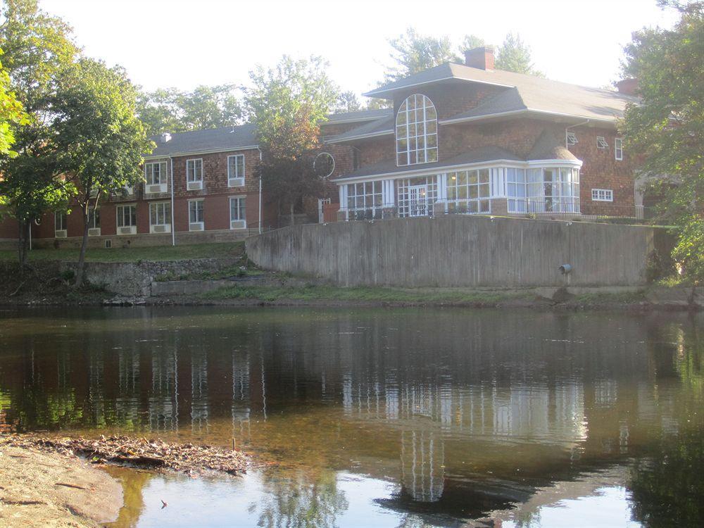 Best Western Plus The Inn & Suites At The Falls Poughkeepsie Bilik gambar