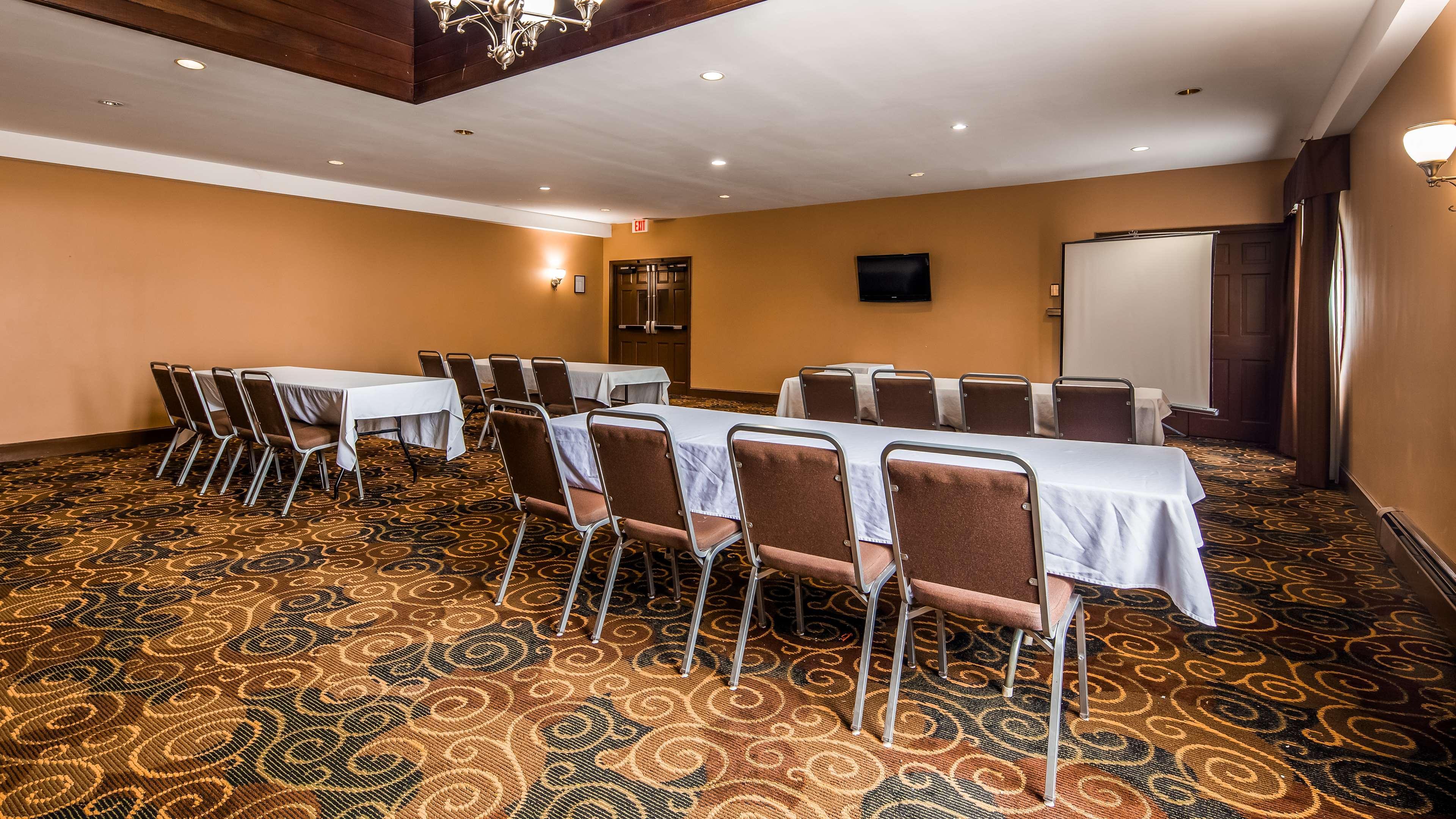 Best Western Plus The Inn & Suites At The Falls Poughkeepsie Luaran gambar